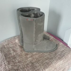 Gray Alpine Swiss winter boots